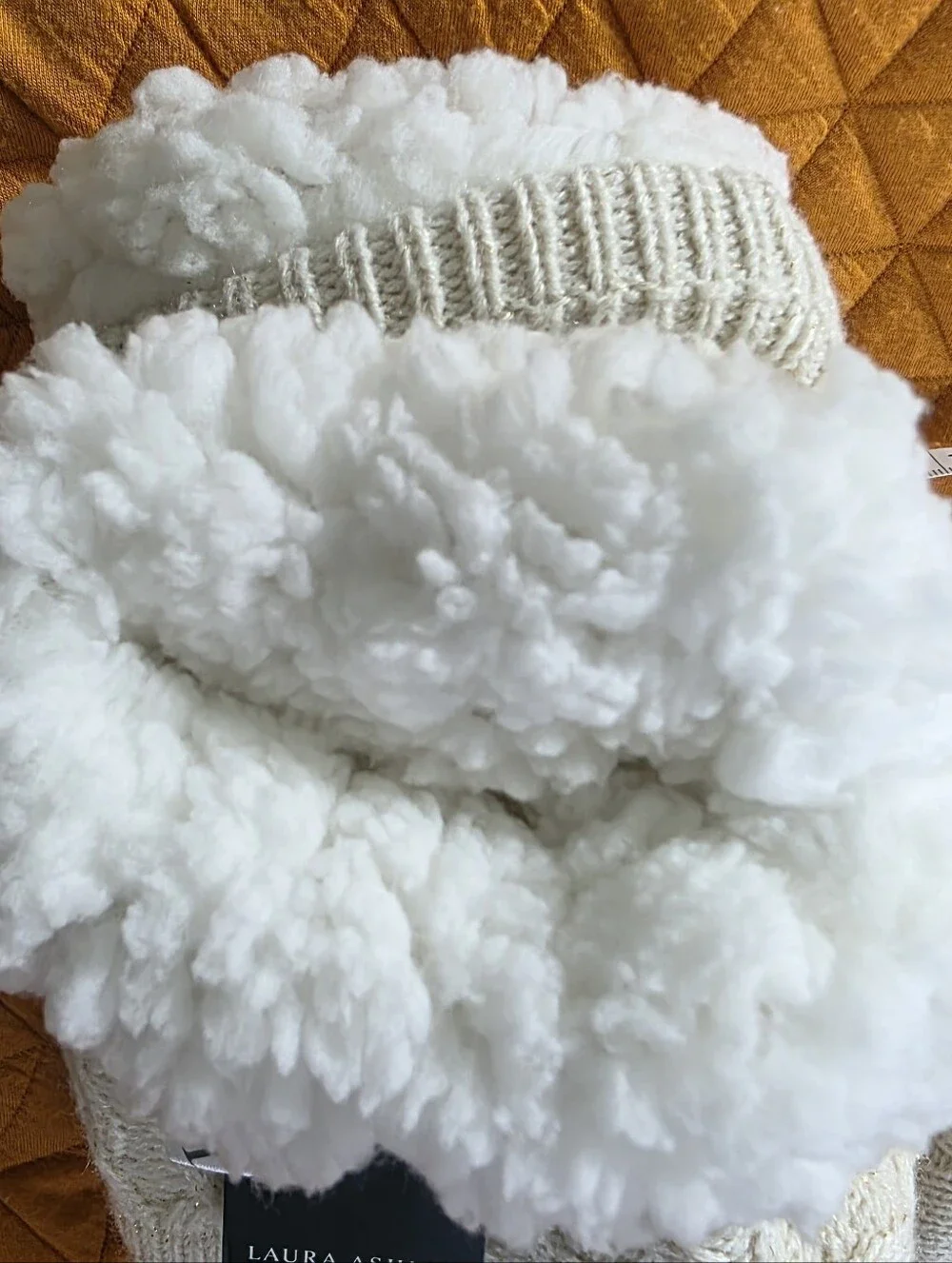 Laura Ashley NWT Cream Gold Cable Knit Fleece Lined Slipper Socks 4-11 Shoe Size